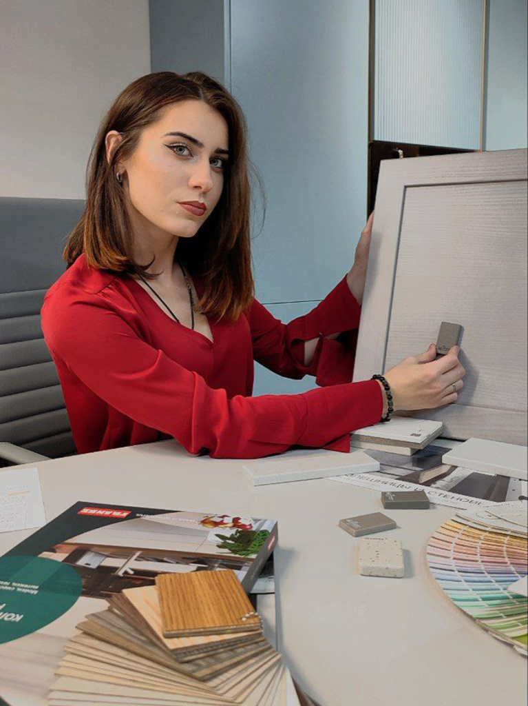 Амина Карачаева - Плаза Реал